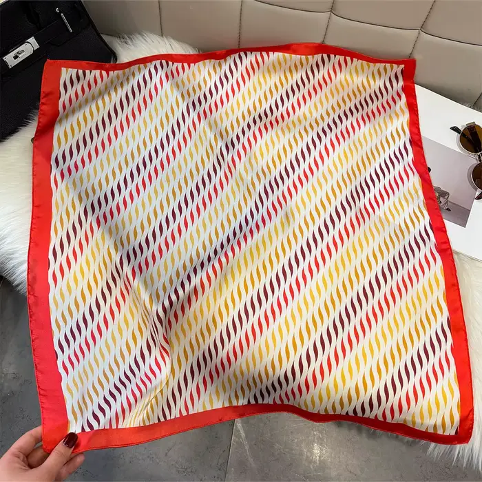 Nouveau Foulard Carré 2026 pour Femme