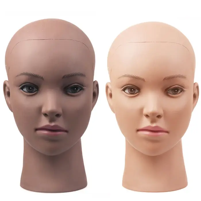 Tête de Mannequin chauve femme cosmétologie professionnelle maquillage du visage