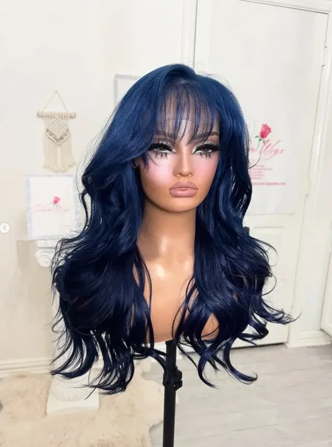 Perruque Lace Frontale Ondulée Bleu Foncé avec Frange 13x4 HD pour Femme, Synthétique de Haute Qualité pour Usage Quotidien et Cosplay