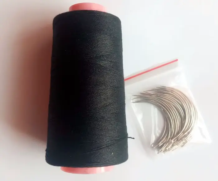 25 aiguilles en C avec 1 rouleau de fil de coton noir pour tressage de cheveux
