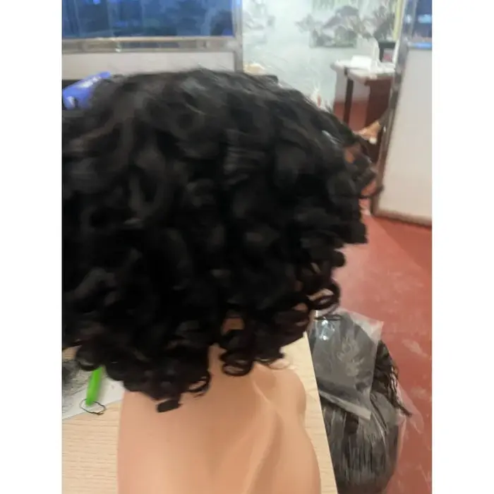 Perruque courte bouclée de cheveux humains