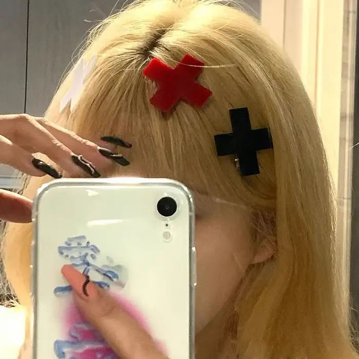 Y2K – pinces à cheveux croix rouge pour filles
