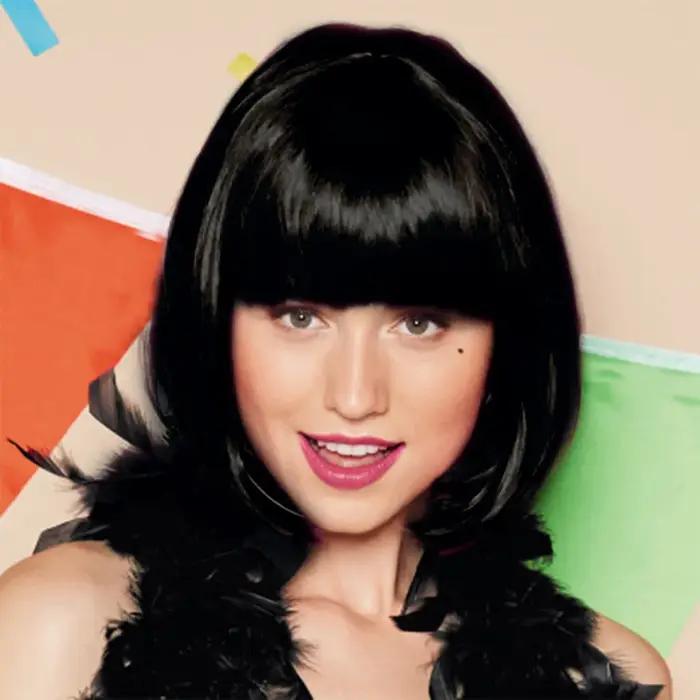Perruques pour femmes courte ondulée Bob noir perruque avec frange perruques de cheveux synthétiques