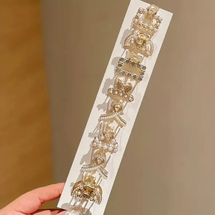 Un ensemble de 8 mini pinces à cheveux rétro pour femmes