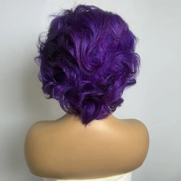 Perruques courtes bouclées violettes style pixie