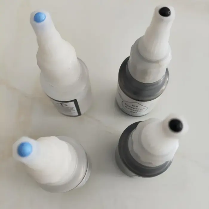 Colle pour extensions de cheveux à froid