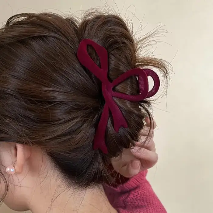 Pince à cheveux en velours rouge pour femmes