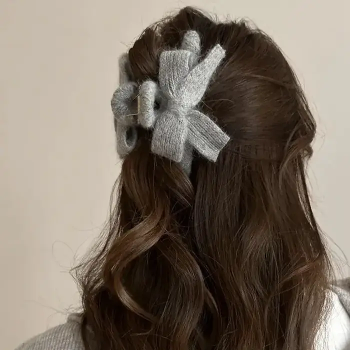 Pince à cheveux en peluche pour femmes