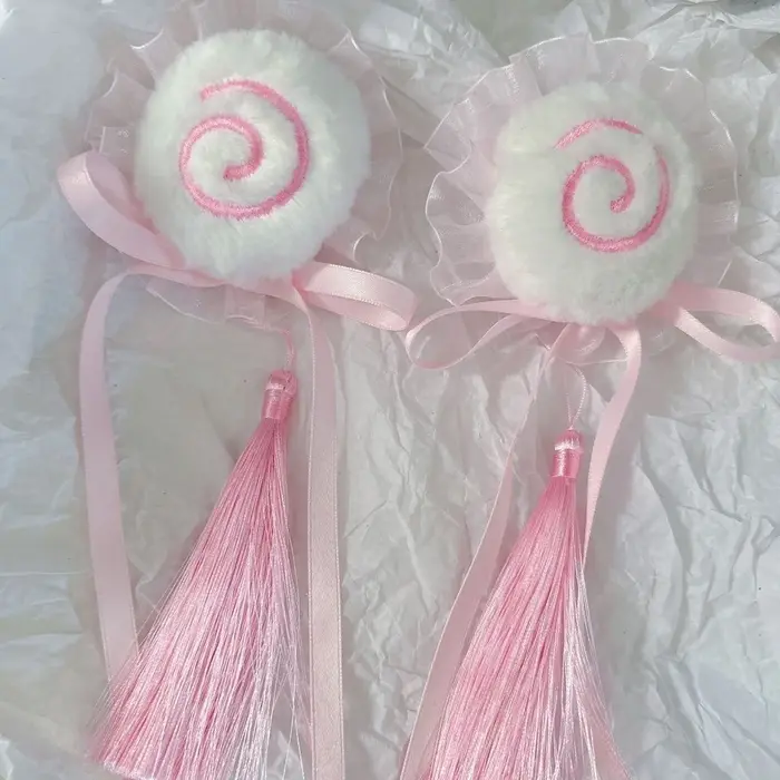 Pince à chignon en dentelle douce en peluche tourbillonnante