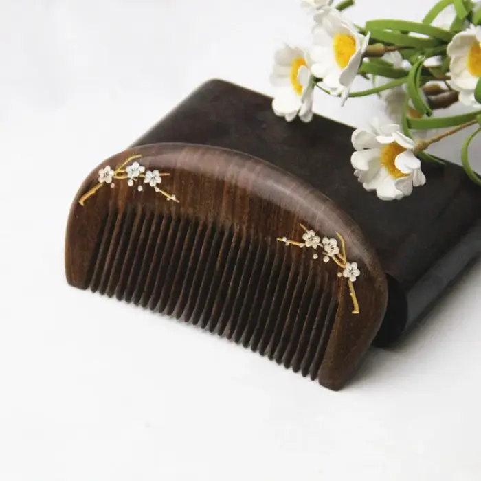 Peigne à cheveux en bois de santal naturel