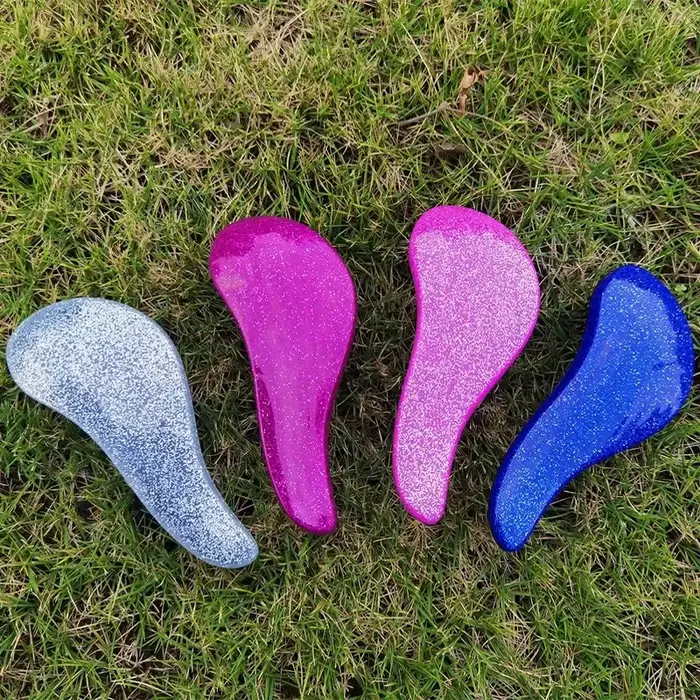 Brosse à cheveux démêlante classique pour femmes et hommes