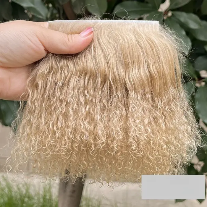 Mongolie fourrure peau de mouton laine Extensions rangée de cheveux bouclés Texture Extensions de cheveux bouclés Durable agneau fourrure peau poupée jouet accessoires