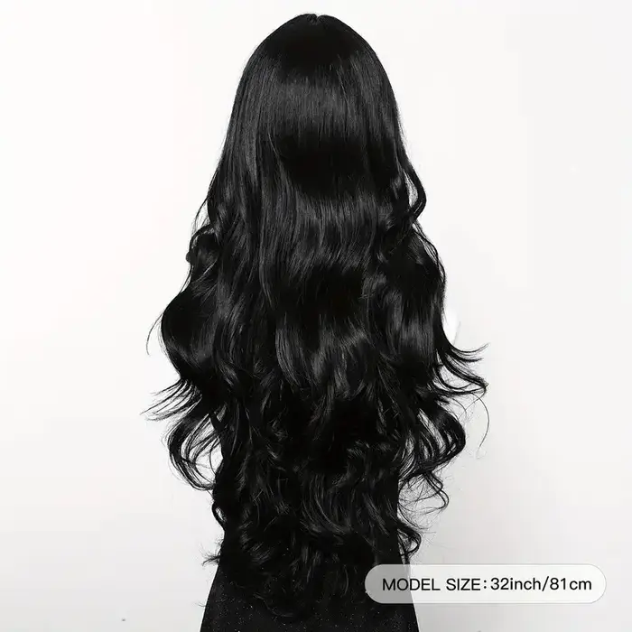 Perruque synthétique noire avec cheveux longs de partie centrale et grandes vagues pour une fête ou un usage quotidien.
