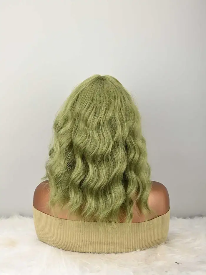 Perruque synthétique naturelle verte bouclée et ondulée avec frange pour femmes