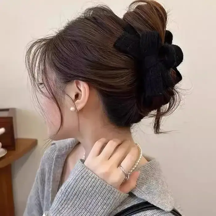 Pince à cheveux en peluche pour femmes, pince à griffes en laine, nœud tricoté Simple, accessoires p