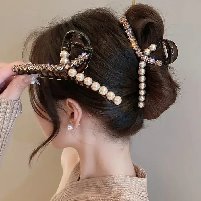 Pinces à cheveux ornées de cristaux de perles champagne