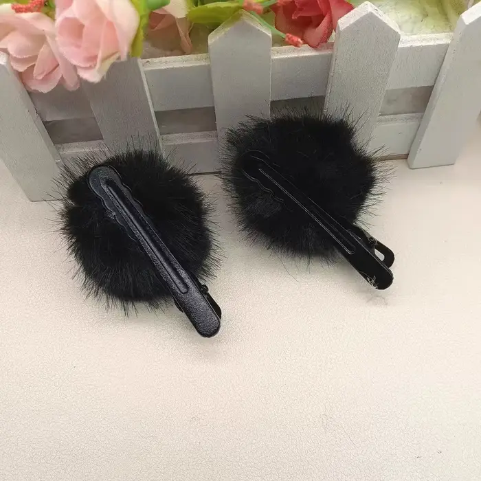 Jolie pince à cheveux noire floue pour femmes – Design de grands yeux, accessoires de cheveux adorab