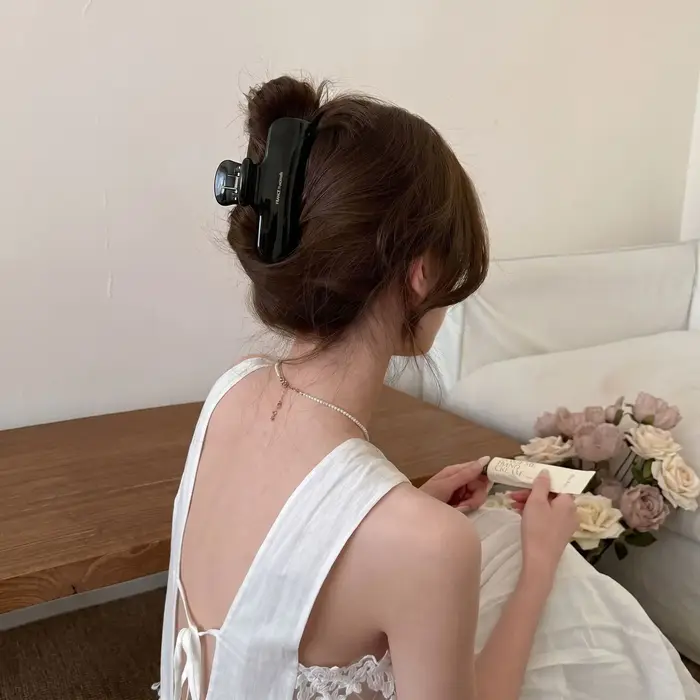 Pince à cheveux carrée de style coréen