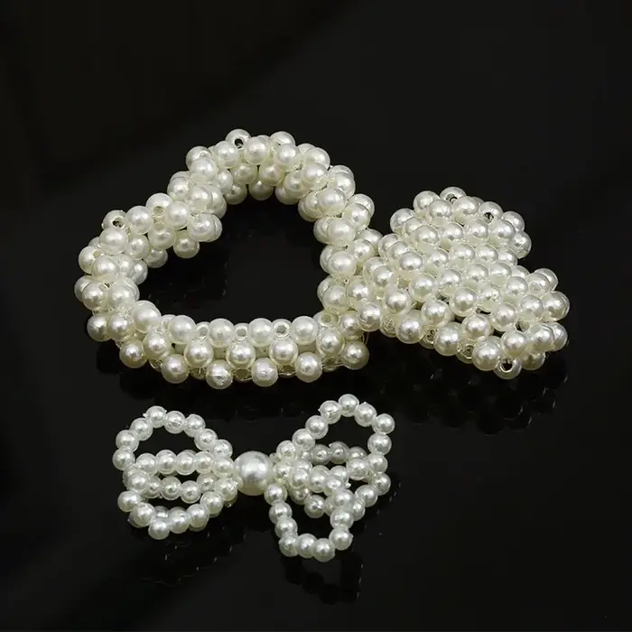Coeur de perles tridimensionnel tissé à la main