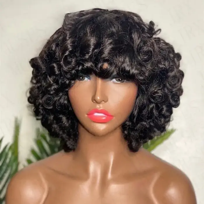 Cheveux bouclés moelleux à la mode