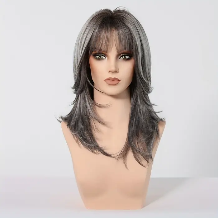Perruque synthétique tendance avec des cheveux ondulés mi-longs dans un style au niveau du menton