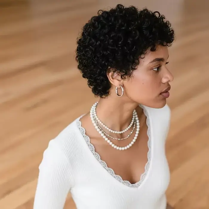 Perruque courte bouclée coupe lutin pour femmes, cheveux 100% naturels, entièrement fabriqués à la Machine, naturel, réaliste, sans enchevêtrement, facile à entretenir