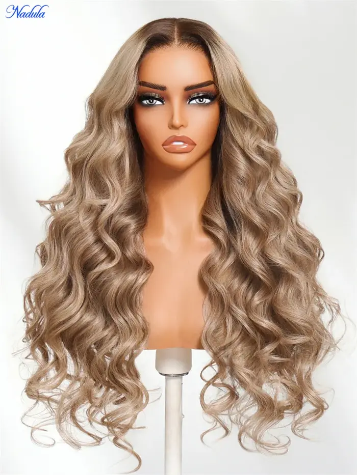 Nadula Ash Blonde avec racines brunes