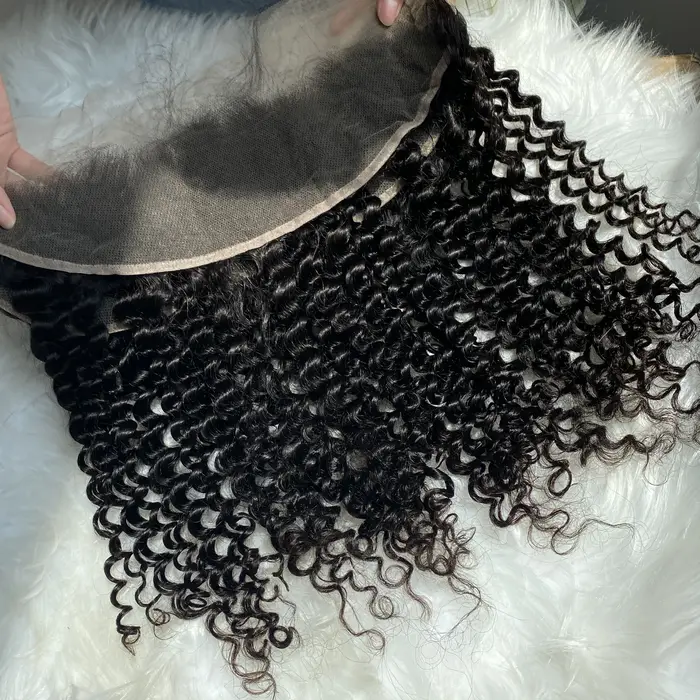 Cheveux Humains Naturels Ondulés Profonds 13x4 Dentelle Transparente Frontale Prix de Gros pour la Fabrication de Perruques