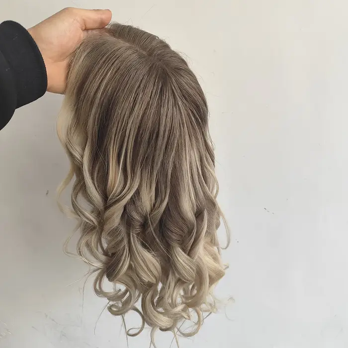 Perruques en dentelle de cheveux humains de luxe, mèches blondes mélangées à des racines brun foncé,