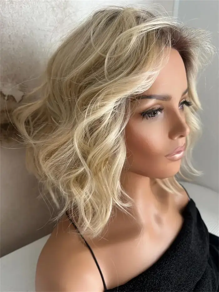Perruque Bob Blonde chaude superposée vague courte reflets platine