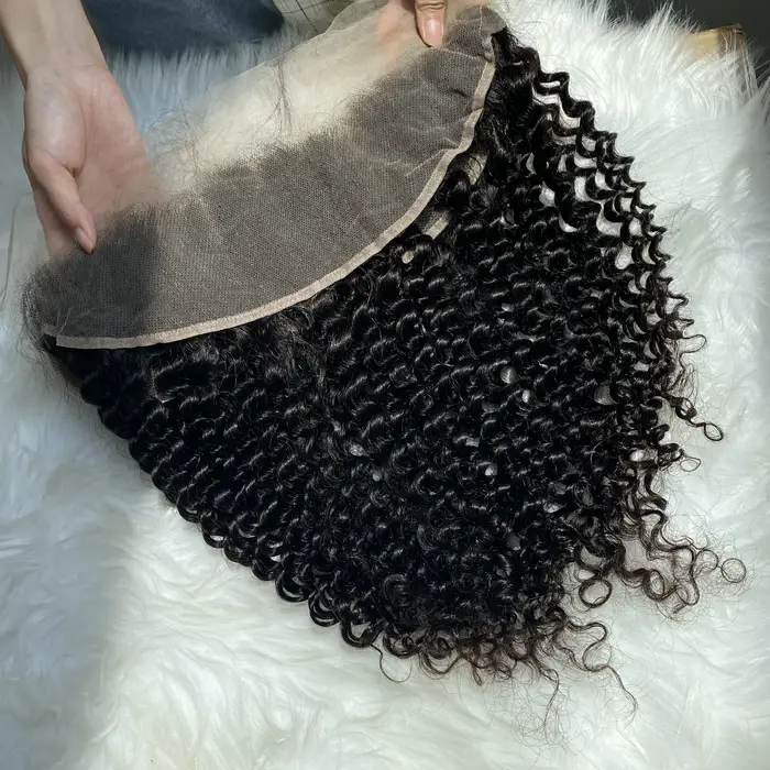 Cheveux Humains Naturels Ondulés Profonds 13x4 Dentelle Transparente Frontale Prix de Gros pour la Fabrication de Perruques