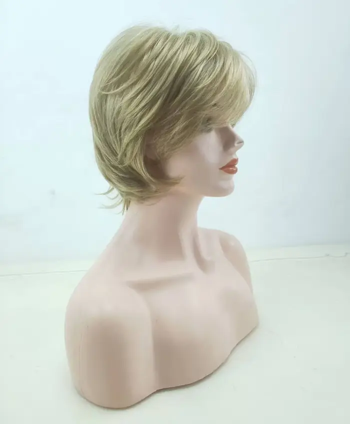 HAIRJOY perruque blonde courte avec frange