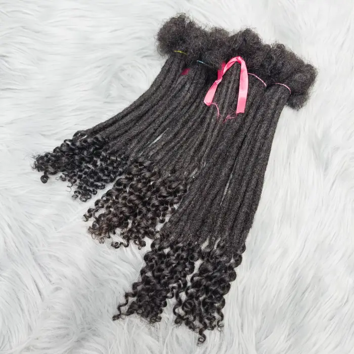 Extensions de dreadlock de cheveux humains naturels avec extrémités bouclées 8-12 pouces Extension de serrures de queue bouclée à la main pour femmes hommes 10 brins