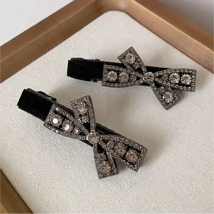 Pinces à cheveux avec nœud en strass