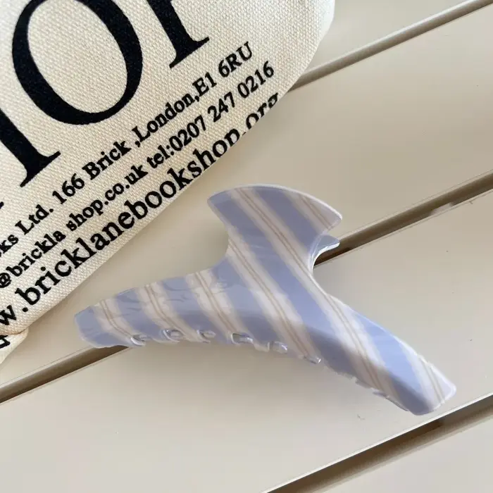 Nouvelle pince à cheveux en forme de demi-lune bleue à rayures