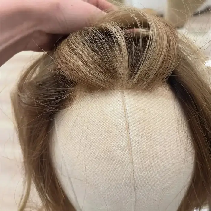 Perruque Courte Blonde avec Mèches Ondulées