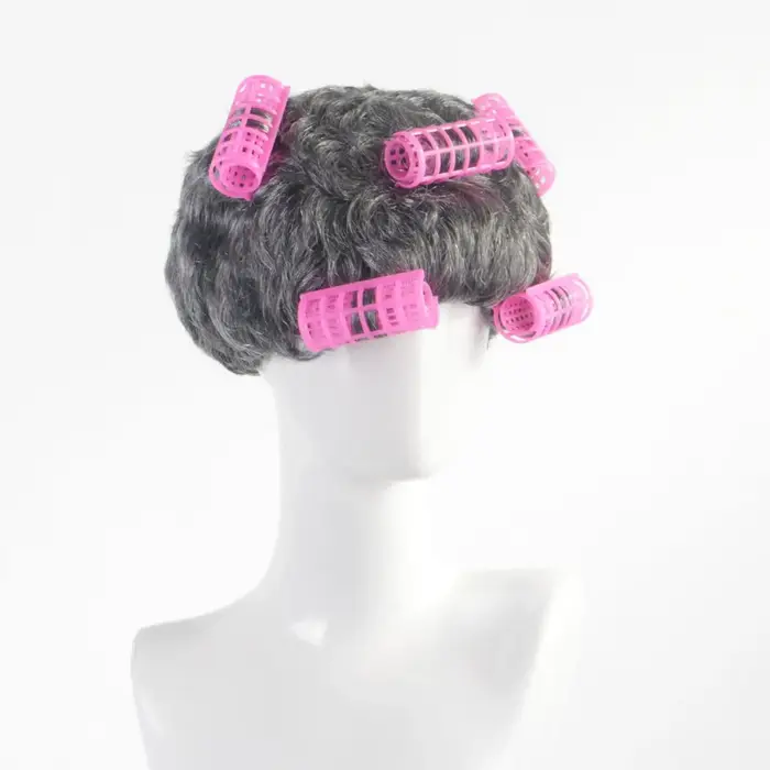 Perruque synthétique courte bouclée grise pour femme