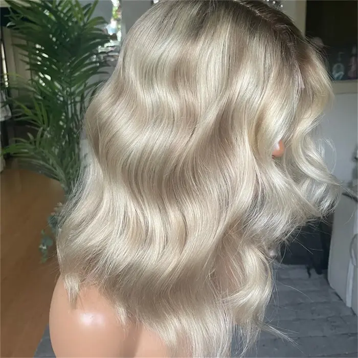 Perruque synthétique Lace Front courte ondulée