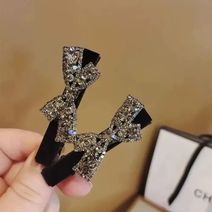 Pinces à cheveux avec nœud en strass