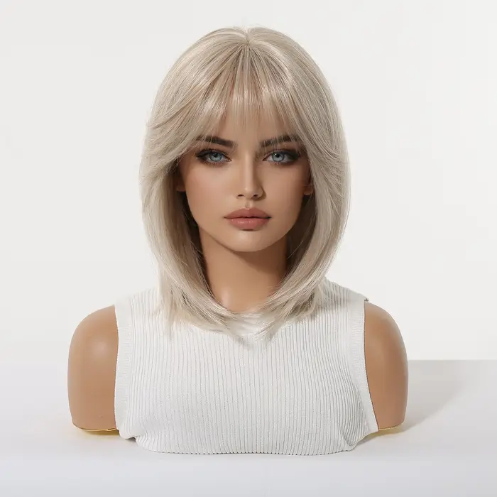 Perruque Bob dégradé blond platine de 12 pouces avec frange
