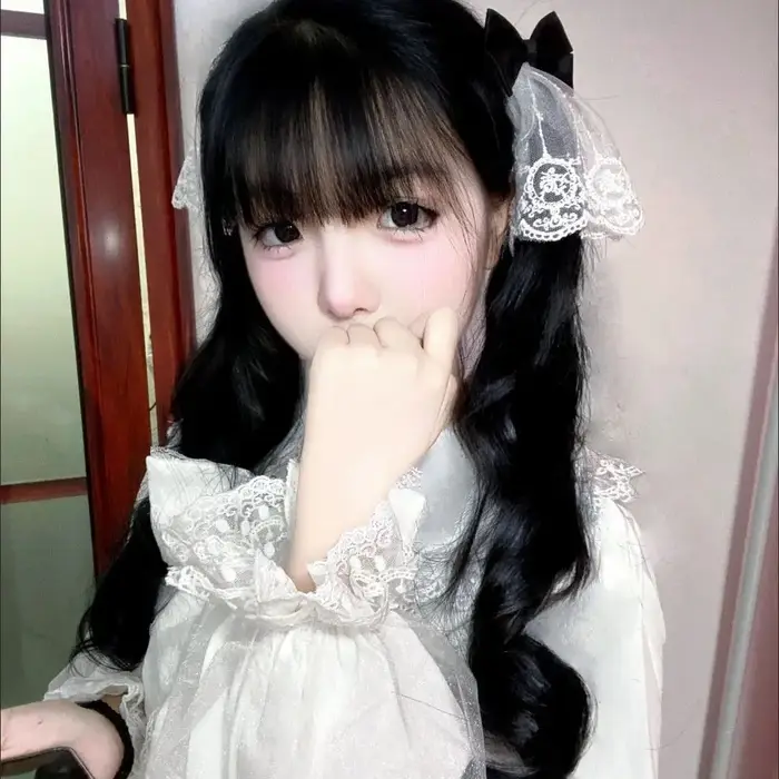 Coiffure lolita en dentelle pour fille