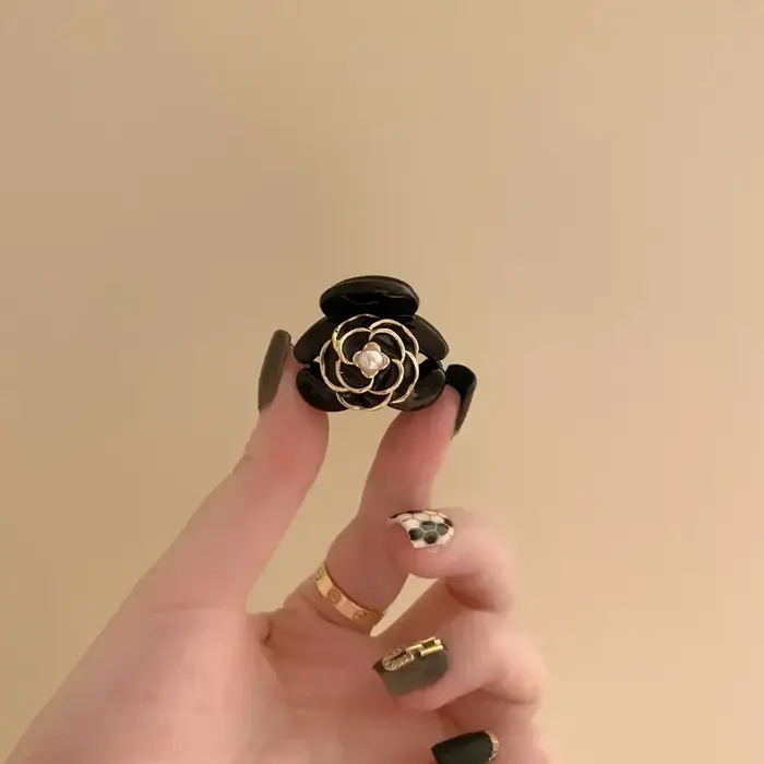Mini pinces à cheveux camélia noir pour femmes et filles
