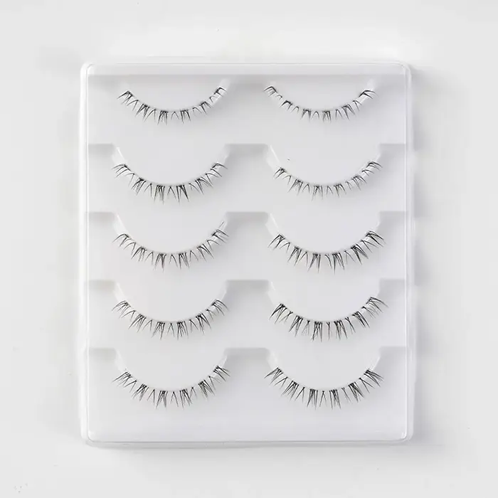 Faux cils inférieurs, maquillage naturel