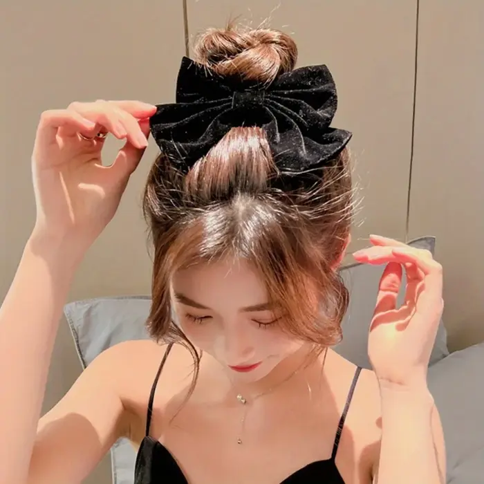 Pince à cheveux à gros nœud en velours rouge avec épingle à cheveux