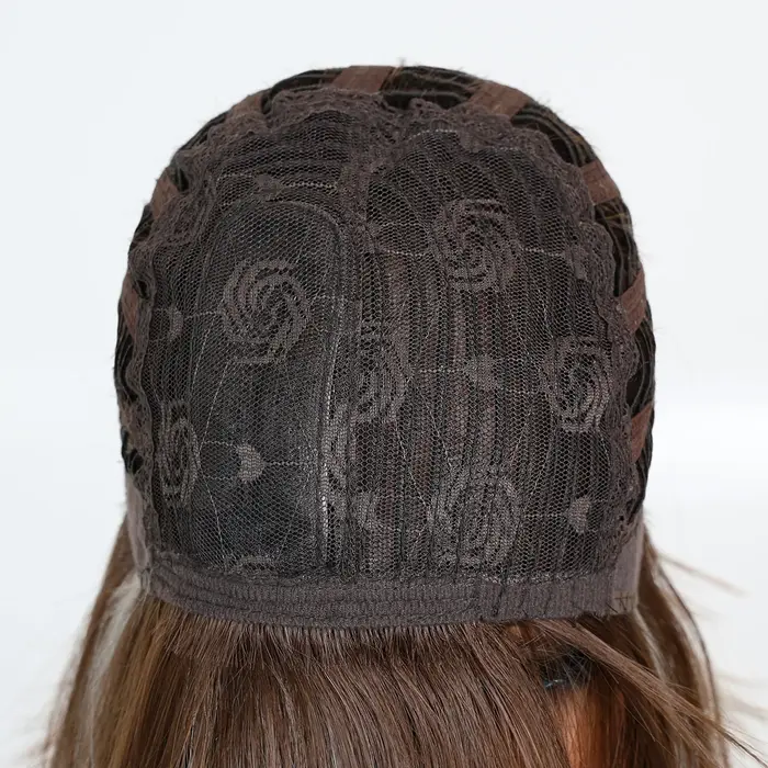 LOUIS FERRE Perruque courte brune avec frange pour femme