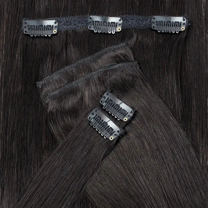 Clip court dans l'extension de cheveux