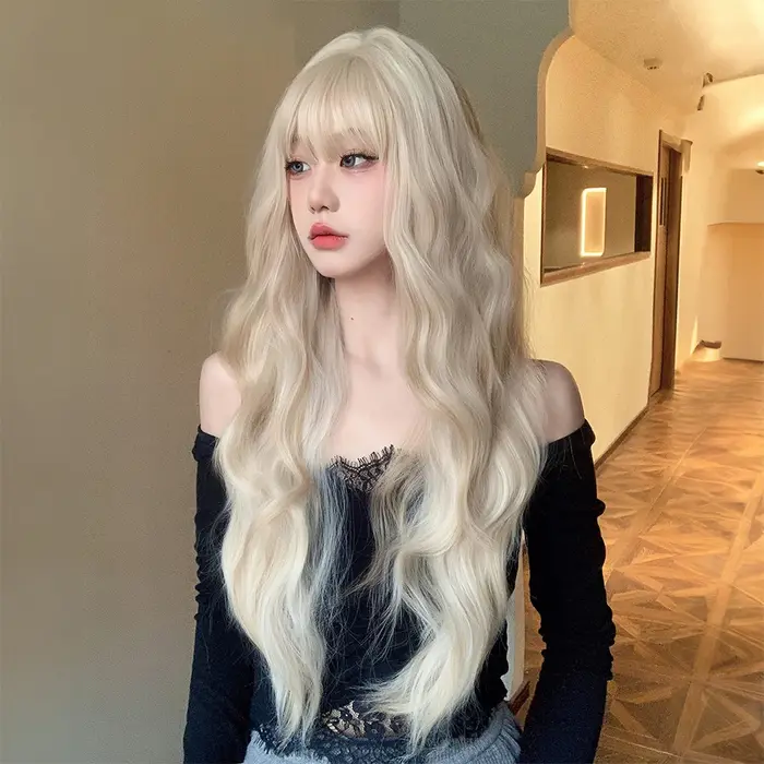 Perruque blonde ondulée naturelle avec frange, longue et bouclée, pour femmes, usage quotidien, fête, cosplay, perruque synthétique résistante à la chaleur