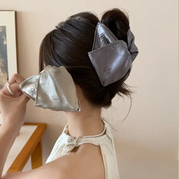 Pince à cheveux triangulaire en Satin rétro pour femme