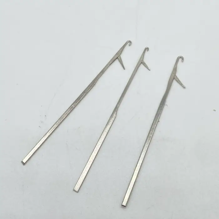 1 ensemble de tubes métalliques pour extensions de cheveux avec 3 aiguilles et 1 boucle