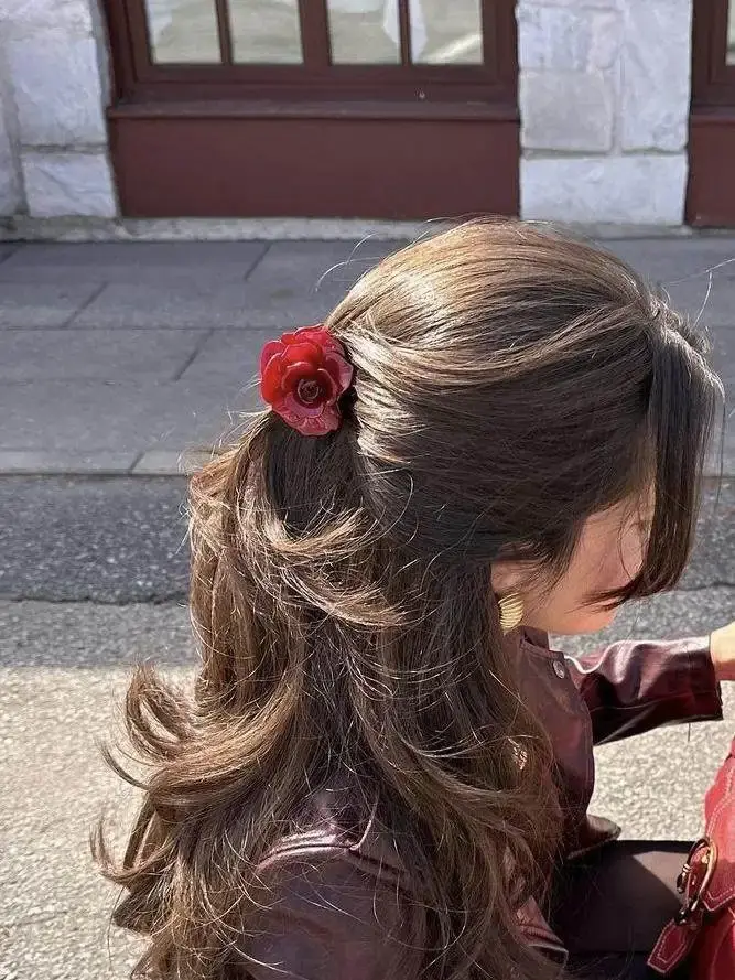 Pince à cheveux élégante en forme de rose